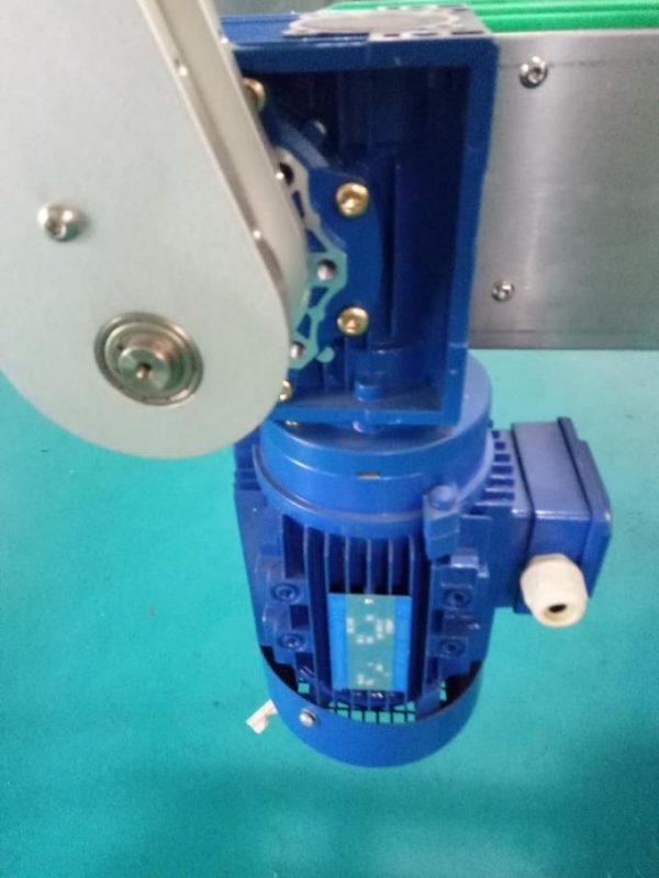 SUS304櫥櫃雙面方形瓶貼貼標機配個人護理用品