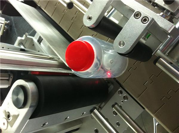 木瓜/番石榴圓瓶貼標機