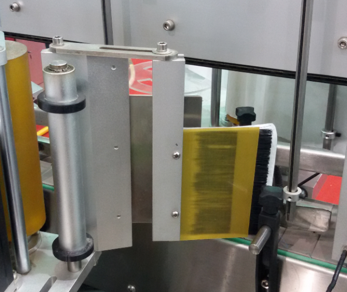 上壓機構頂瓶自動貼標機，CE認證