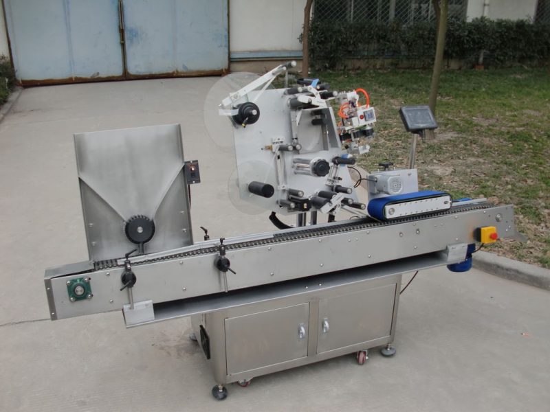 中國輸送電機HY品牌小瓶貼標機，第七屆電子標籤電池貼標機供應商