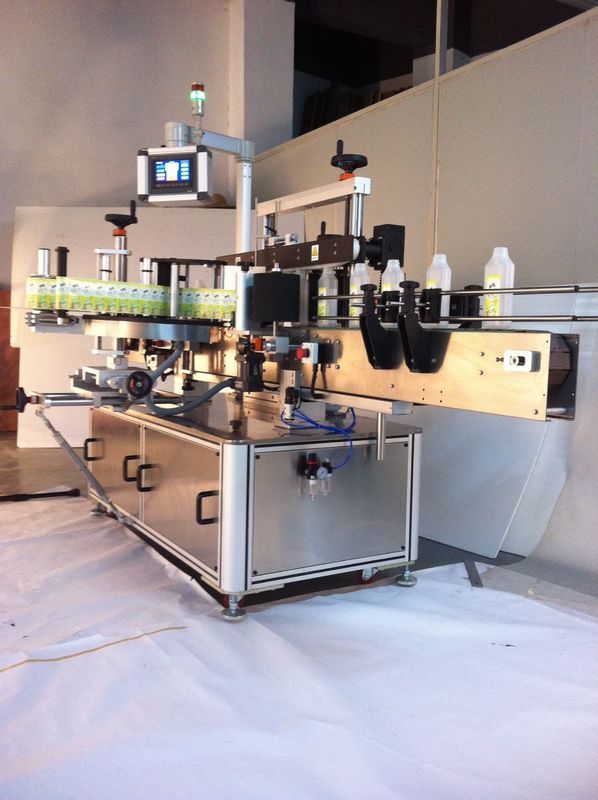 中國飲料方瓶貼標機雙面不干膠貼標機供應商