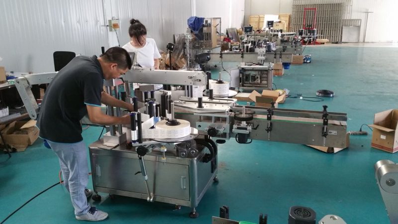 中國定制水瓶貼標機，自動雙面貼標機供應商